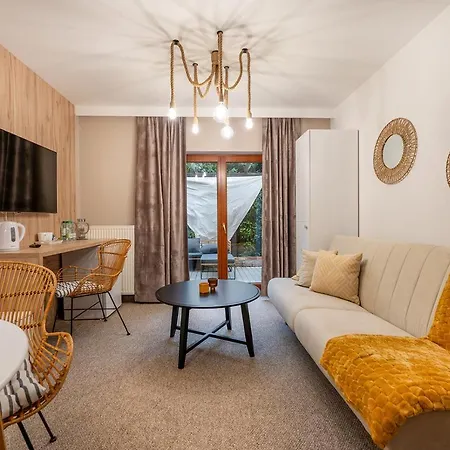 Akacjowa Zatoka - Pokoje I Apartamenty Mielenko Esterno foto