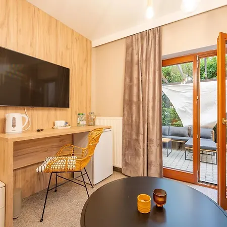 Akacjowa Zatoka - Pokoje I Apartamenty Mielenko Esterno foto