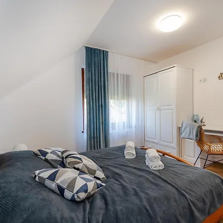 Akacjowa Zatoka - Pokoje I Apartamenty Mielenko Esterno foto