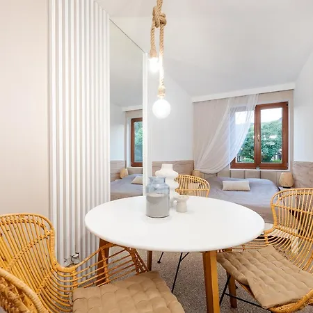 Akacjowa Zatoka - Pokoje I Apartamenty Mielenko Esterno foto