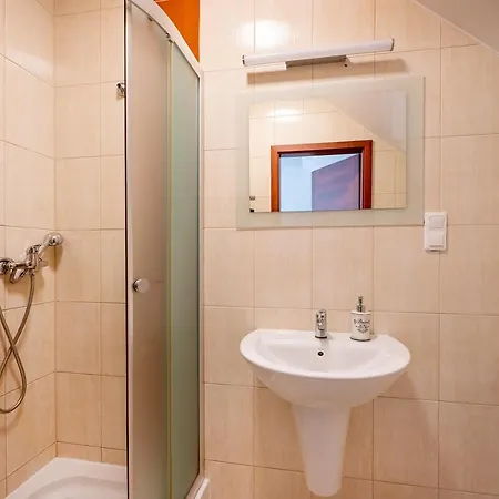 Akacjowa Zatoka - Pokoje I Apartamenty Mielenko Esterno foto