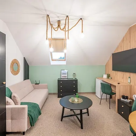 Akacjowa Zatoka - Pokoje I Apartamenty Mielenko Esterno foto