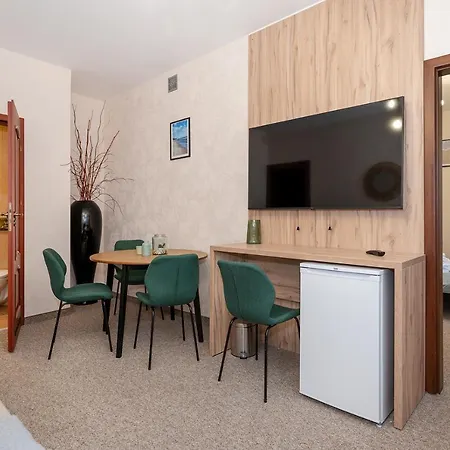 Akacjowa Zatoka - Pokoje I Apartamenty Mielenko Esterno foto