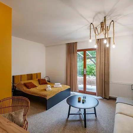Akacjowa Zatoka - Pokoje I Apartamenty Mielenko Esterno foto